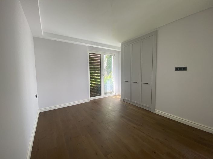 Image No.27-3 Bed Apartment for sale