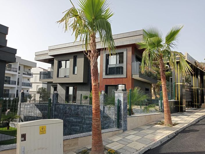 Image No.3-Maison / Villa de 6 chambres à vendre à Kusadasi