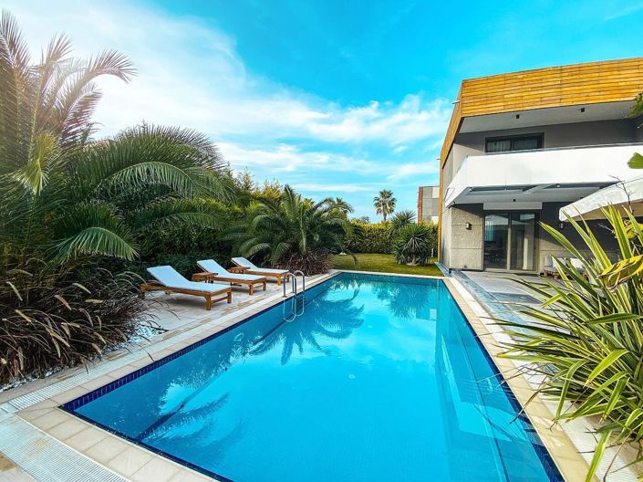 Image No.2-5 Bed House/Villa for sale