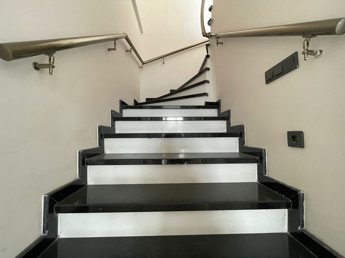 Image No.20-3 Bed Apartment for sale