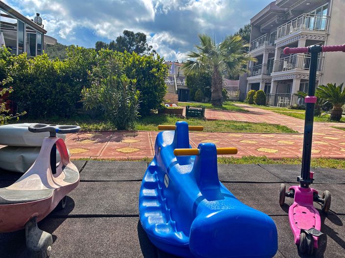 Image No.6-16 Bed Commercial for sale