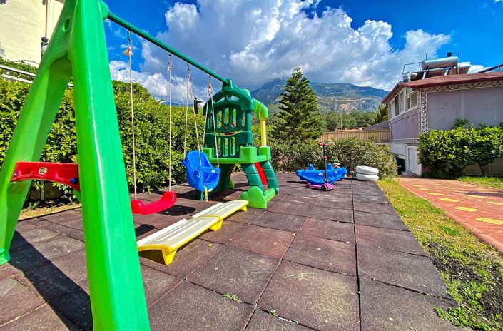 Image No.7-16 Bed Commercial for sale