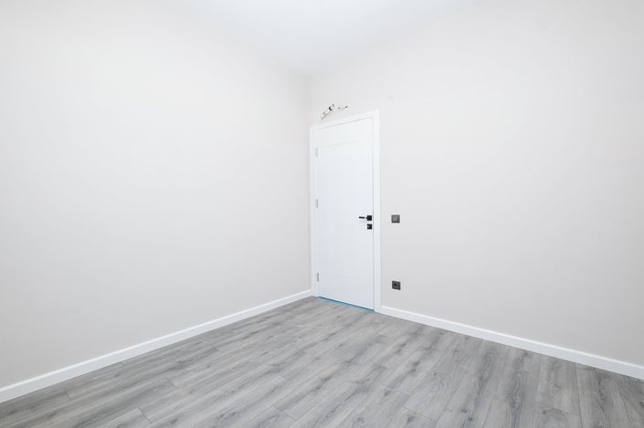 Image No.20-5 Bed Apartment for sale