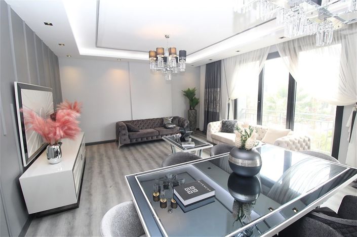 Image No.9-8 Bed Apartment for sale