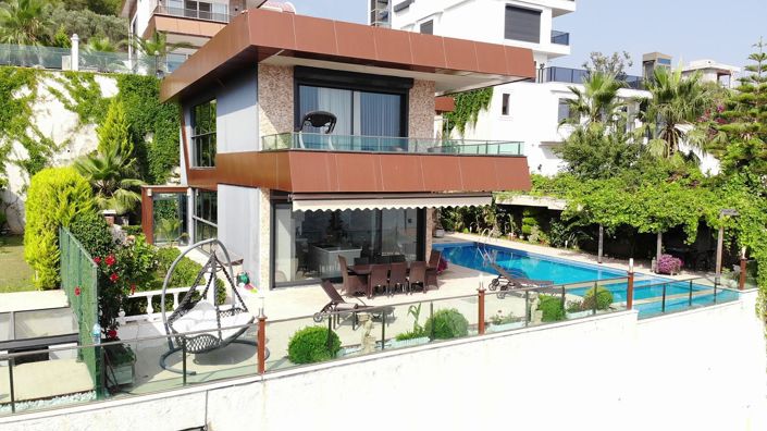 Image No.2-Maison / Villa de 4 chambres à vendre à Büyükhasbahçe