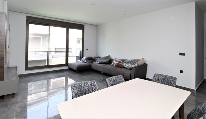 Image No.17-4 Bed Apartment for sale