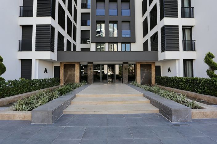 Image No.11-4 Bed Apartment for sale