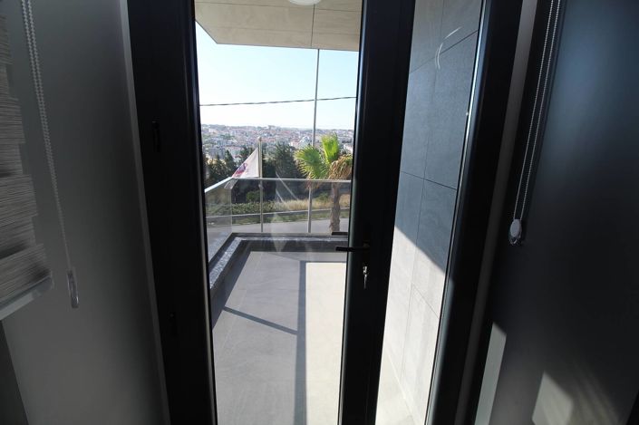 Image No.38-4 Bed Apartment for sale