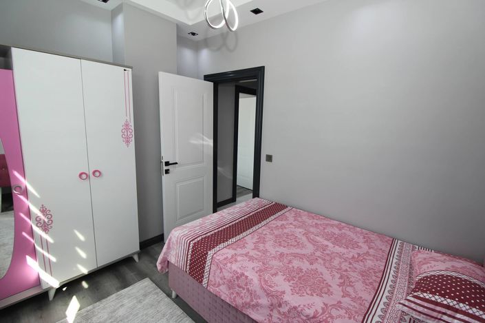 Image No.40-5 Bed Apartment for sale