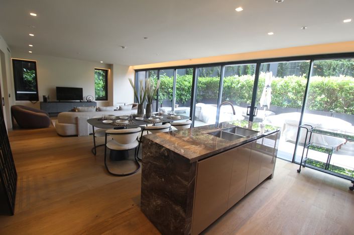 Image No.17-4 Bed Apartment for sale