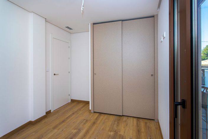 Image No.23-3 Bed Apartment for sale