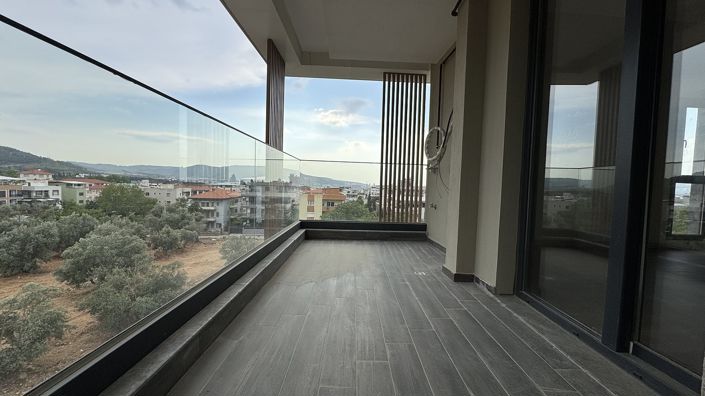 Image No.24-3 Bed Apartment for sale