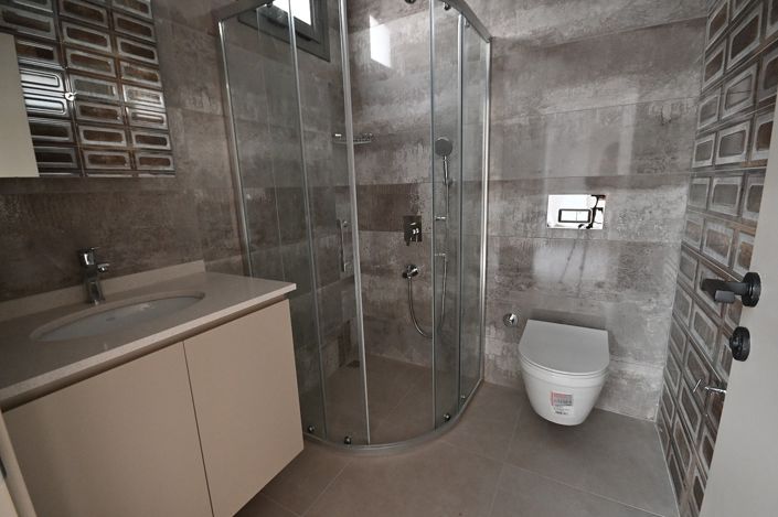 Image No.27-3 Bed Apartment for sale