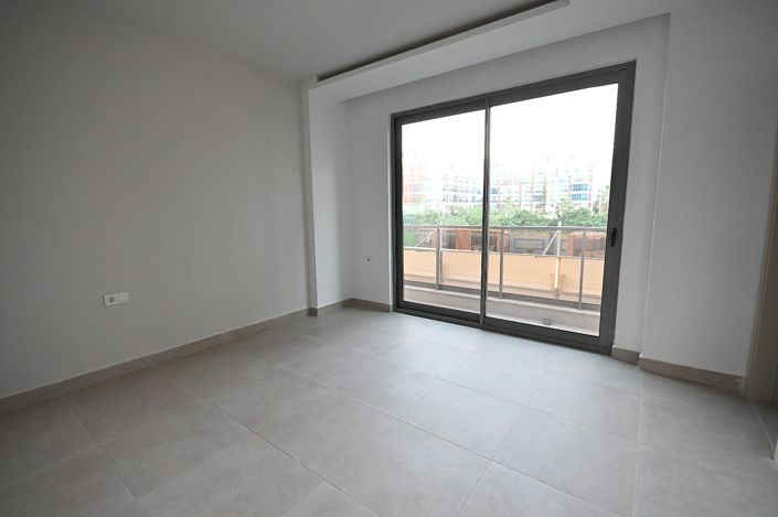 Image No.23-4 Bed Apartment for sale