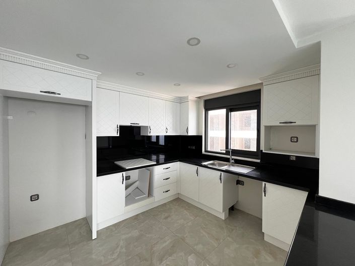 Image No.21-4 Bed Apartment for sale