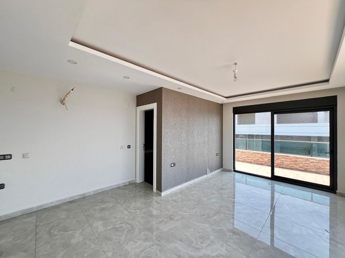 Image No.25-4 Bed Apartment for sale