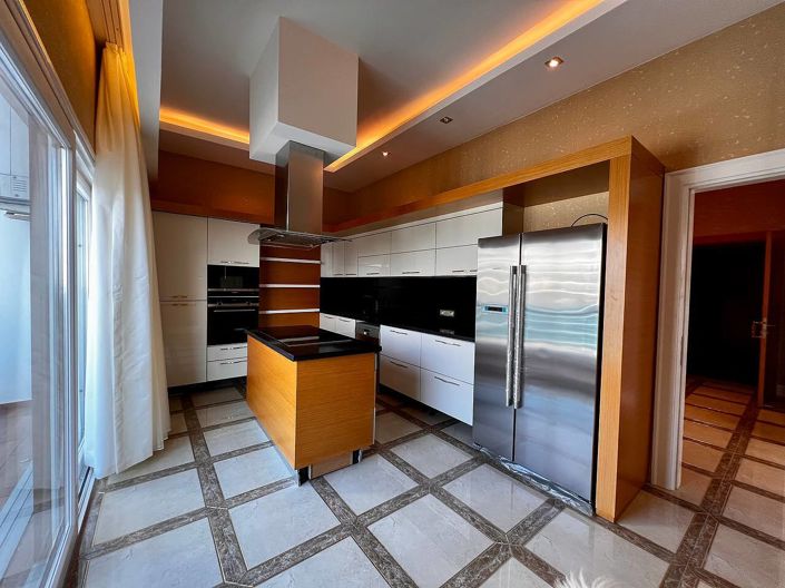 Image No.25-4 Bed Apartment for sale