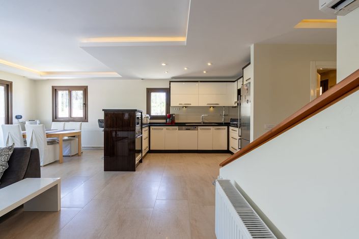 Image No.24-4 Bed House/Villa for sale