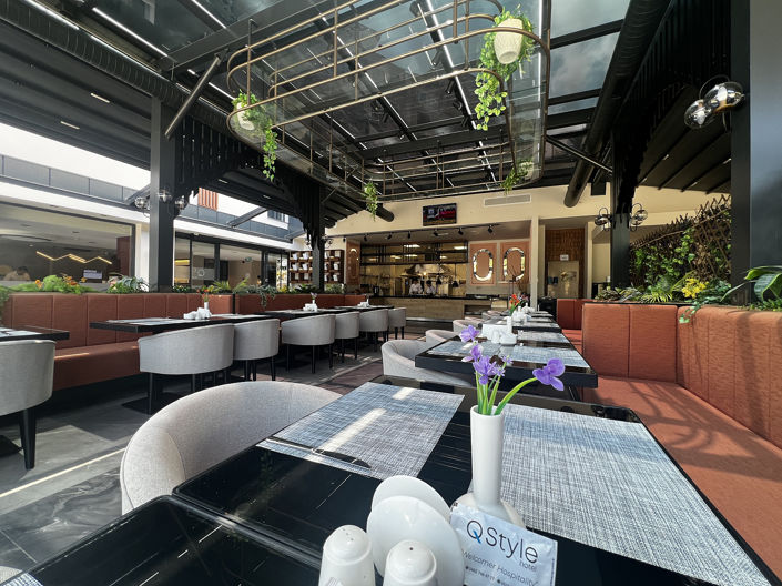 Image No.3-28 Bed Commercial for sale