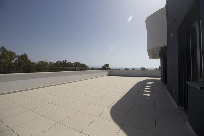 Image No.21-4 Bed Apartment for sale