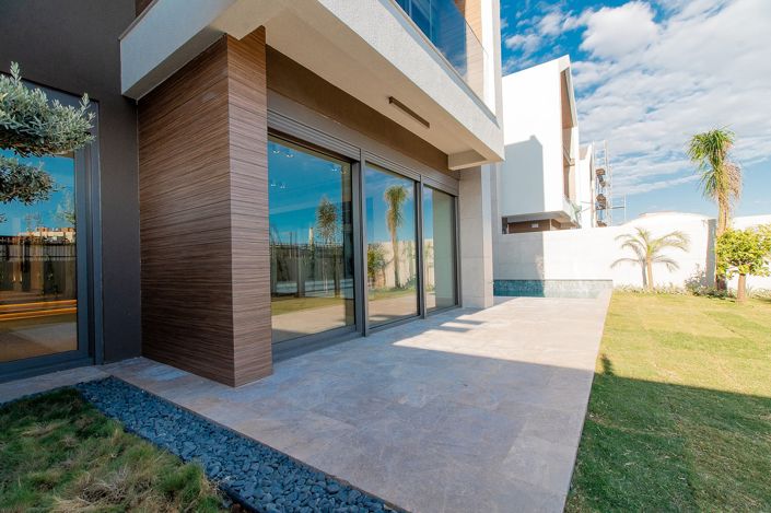 Image No.3-Maison / Villa de 6 chambres à vendre à Güzeloba