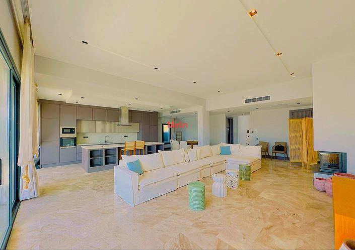 Image No.5-Maison / Villa de 5 chambres à vendre à Gündogan