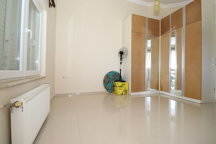 Image No.12-3 Bed Apartment for sale