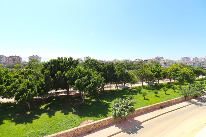 Image No.21-3 Bed Apartment for sale