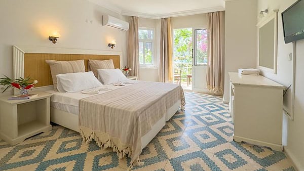 Image No.21-30 Bed Commercial for sale