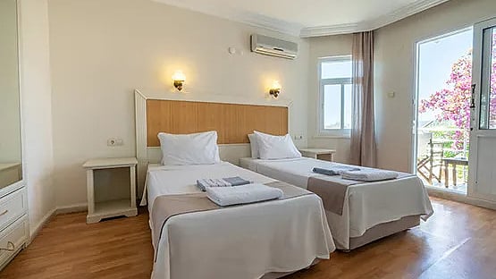 Image No.24-30 Bed Commercial for sale