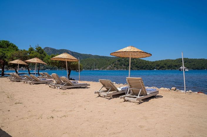 Image No.5-30 Bed Commercial for sale