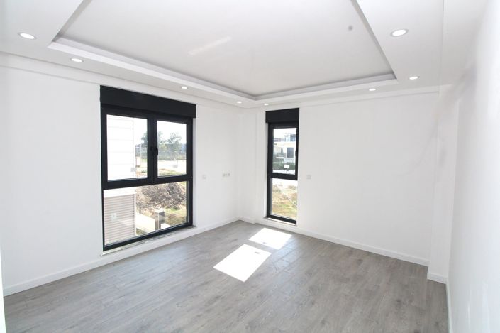 Image No.25-5 Bed House/Villa for sale