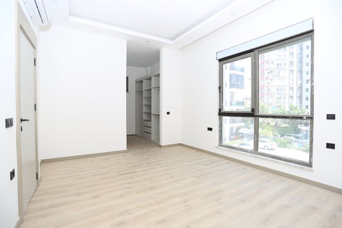 Image No.19-4 Bed House/Villa for sale