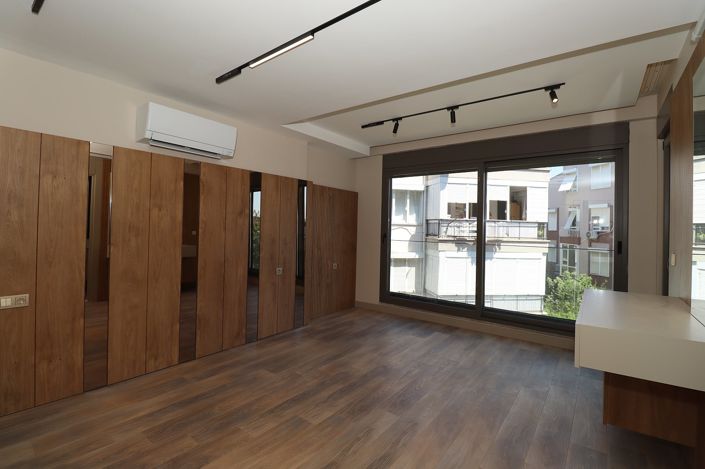 Image No.23-4 Bed Apartment for sale