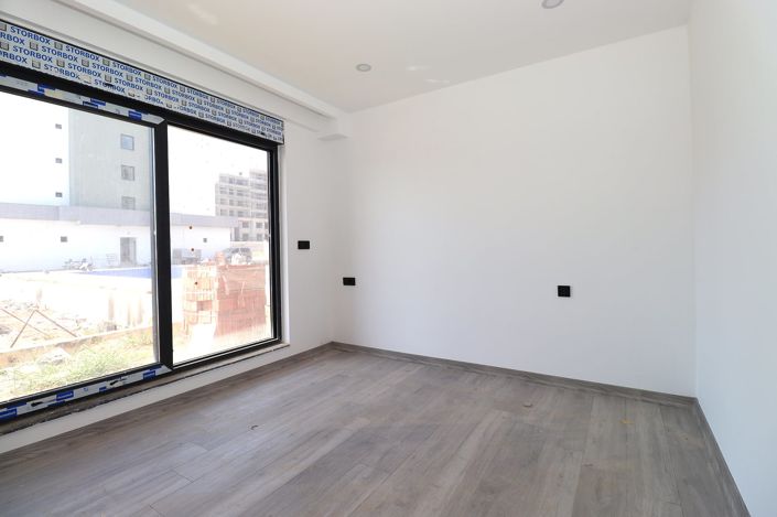 Image No.10-1 Bed Apartment for sale