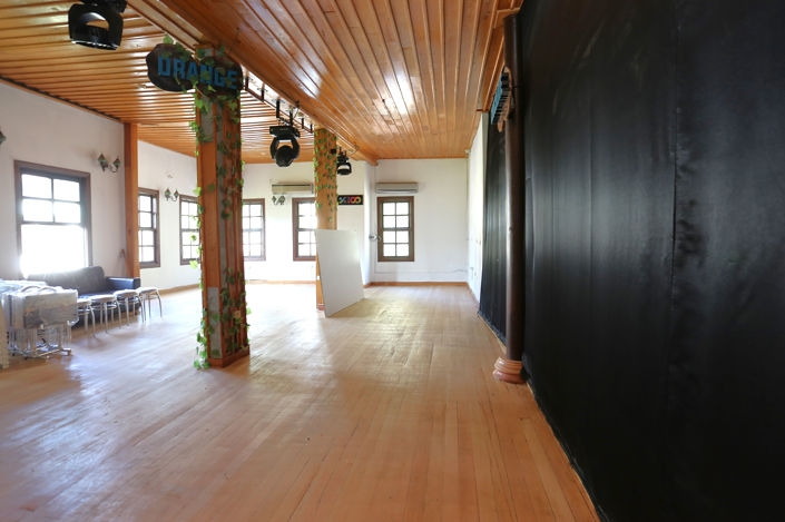 Image No.13-2 Bed Commercial for sale