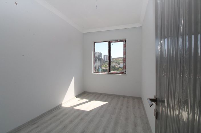 Image No.20-4 Bed Apartment for sale