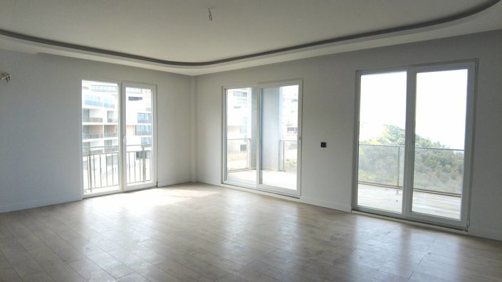 Image No.30-3 Bed Apartment for sale