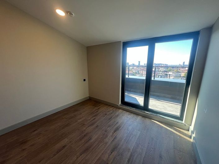 Image No.8-3 Bed Apartment for sale