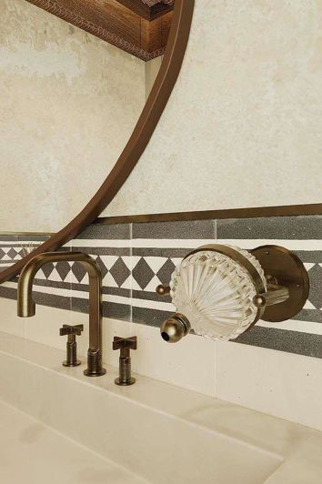 Image No.33-9 Bed Commercial for sale