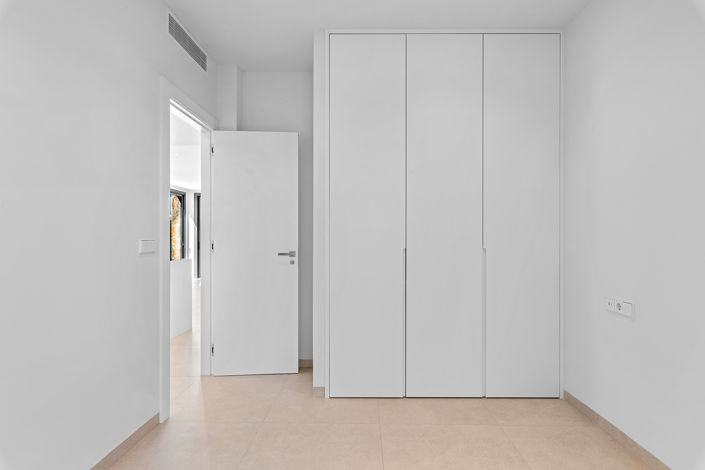 Image No.23-3 Bed Apartment for sale