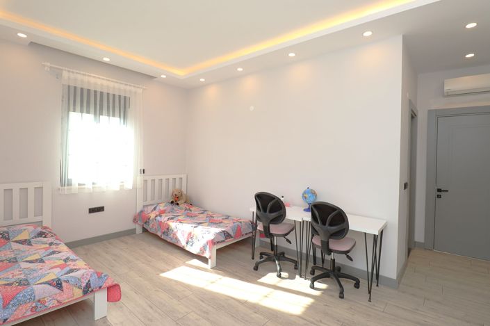 Image No.20-4 Bed House/Villa for sale