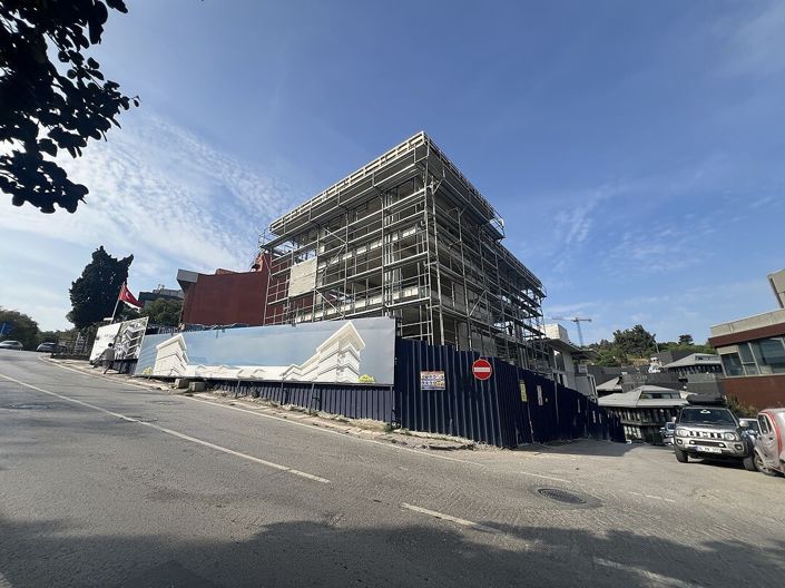 Image No.6-8 Bed Commercial for sale