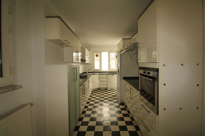 Image No.15-4 Bed Apartment for sale