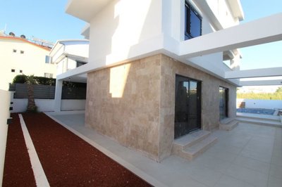 Exterior 4