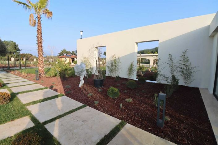 Image No.16-9 Bed House/Villa for sale