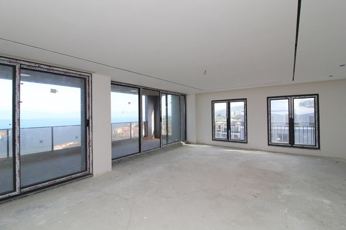 Image No.40-5 Bed Apartment for sale