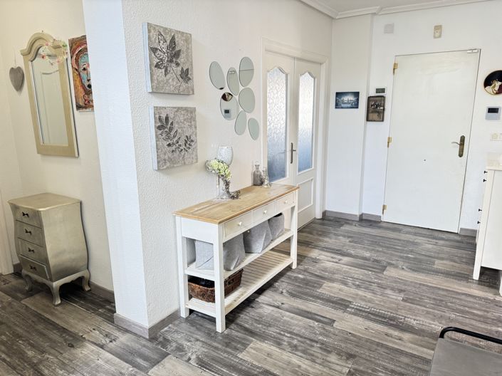 Image No.10-4 Bed Villa for sale