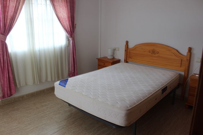 Image No.14-3 Bed Townhouse for sale