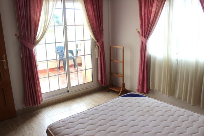 Image No.16-3 Bed Townhouse for sale